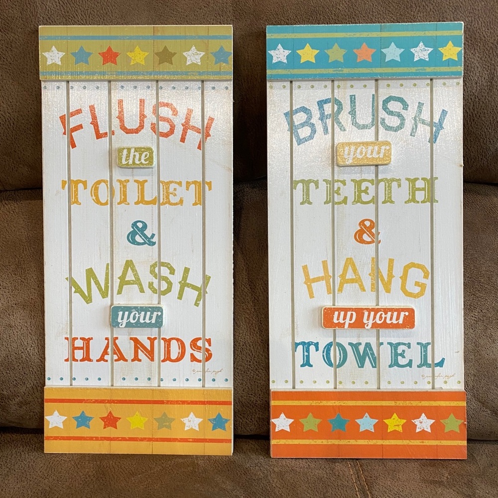 Bathroom art! Like new.